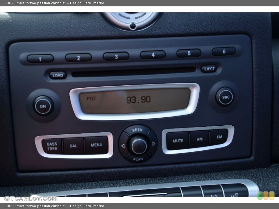Design Black Interior Audio System for the 2009 Smart fortwo passion cabriolet #77844912