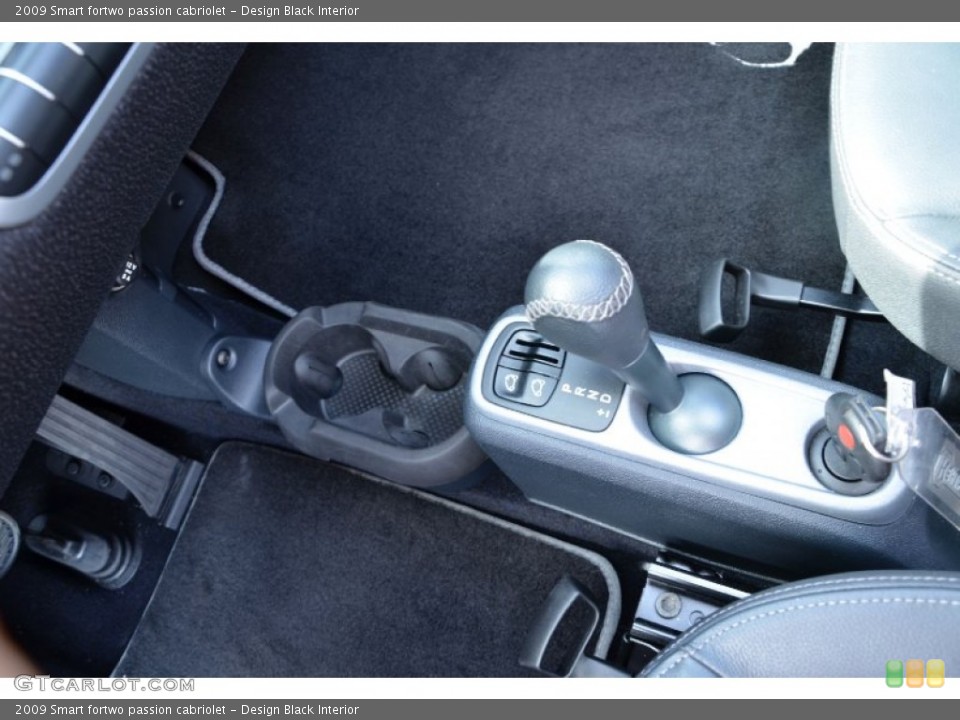 Design Black Interior Transmission for the 2009 Smart fortwo passion cabriolet #77844951