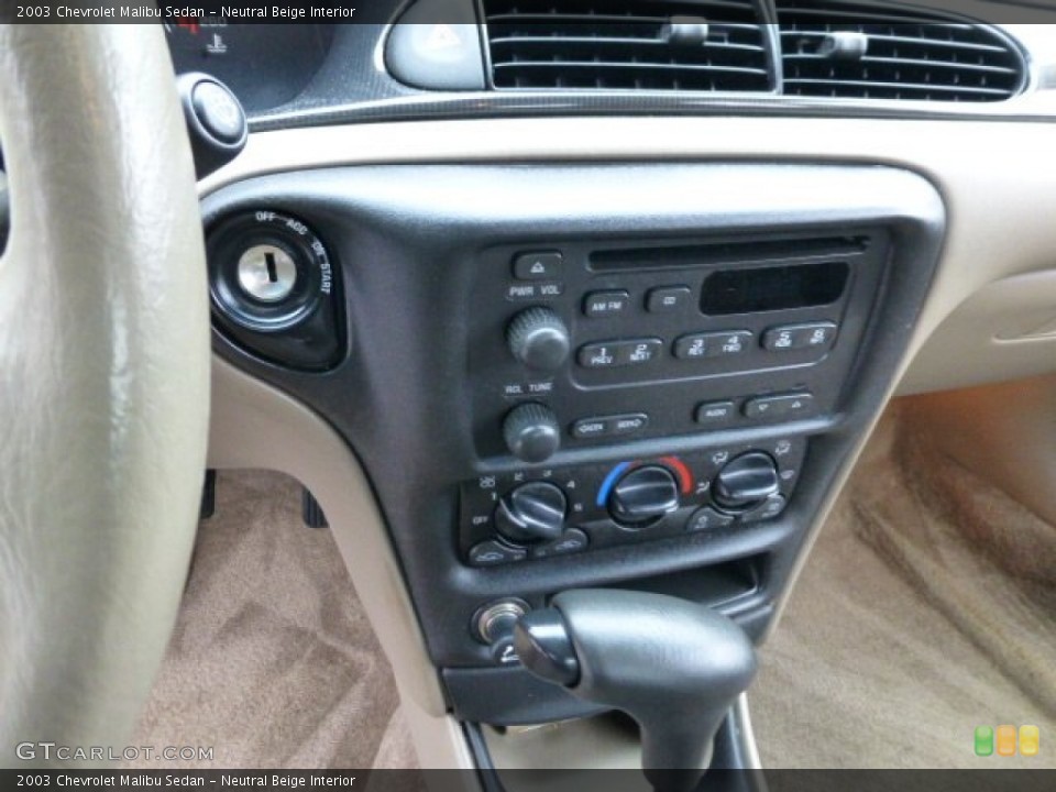 Neutral Beige Interior Controls for the 2003 Chevrolet Malibu Sedan #77846908