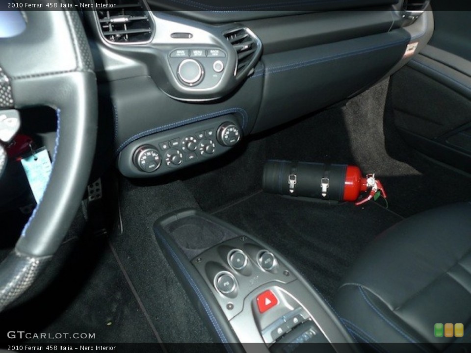 Nero Interior Controls for the 2010 Ferrari 458 Italia #77848875