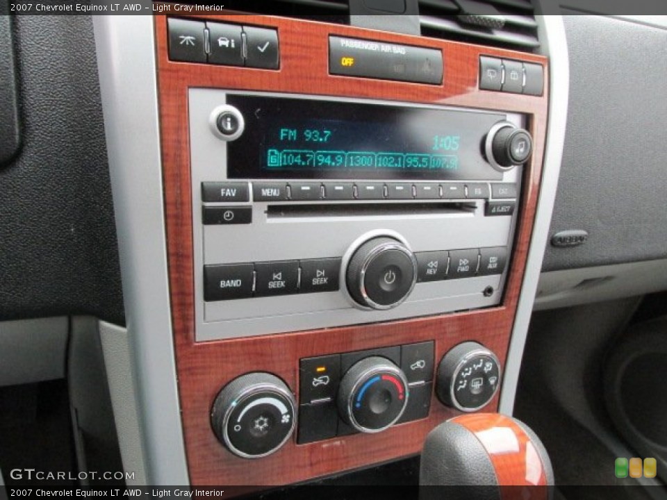 Light Gray Interior Controls for the 2007 Chevrolet Equinox LT AWD #77849682