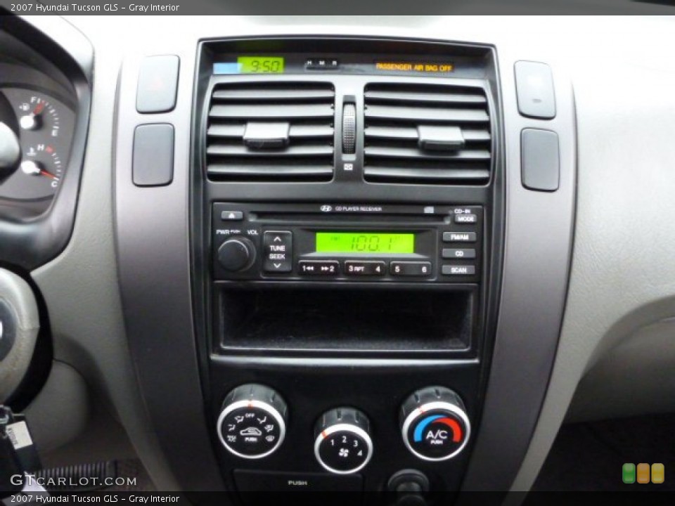 Gray Interior Controls for the 2007 Hyundai Tucson GLS #77852467