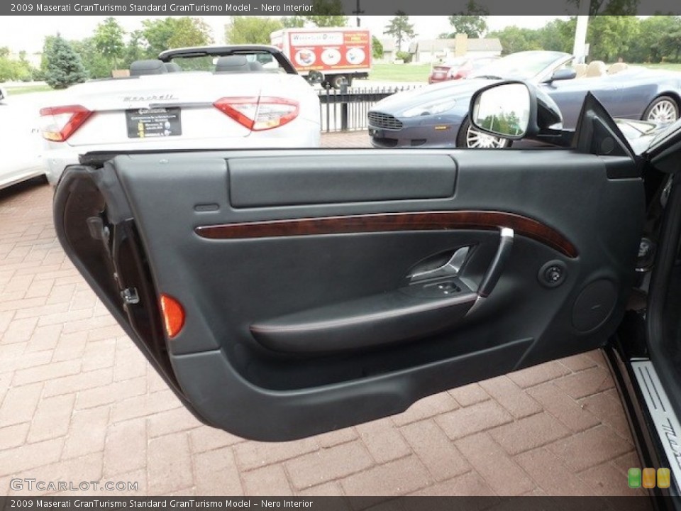 Nero Interior Door Panel for the 2009 Maserati GranTurismo  #77853930
