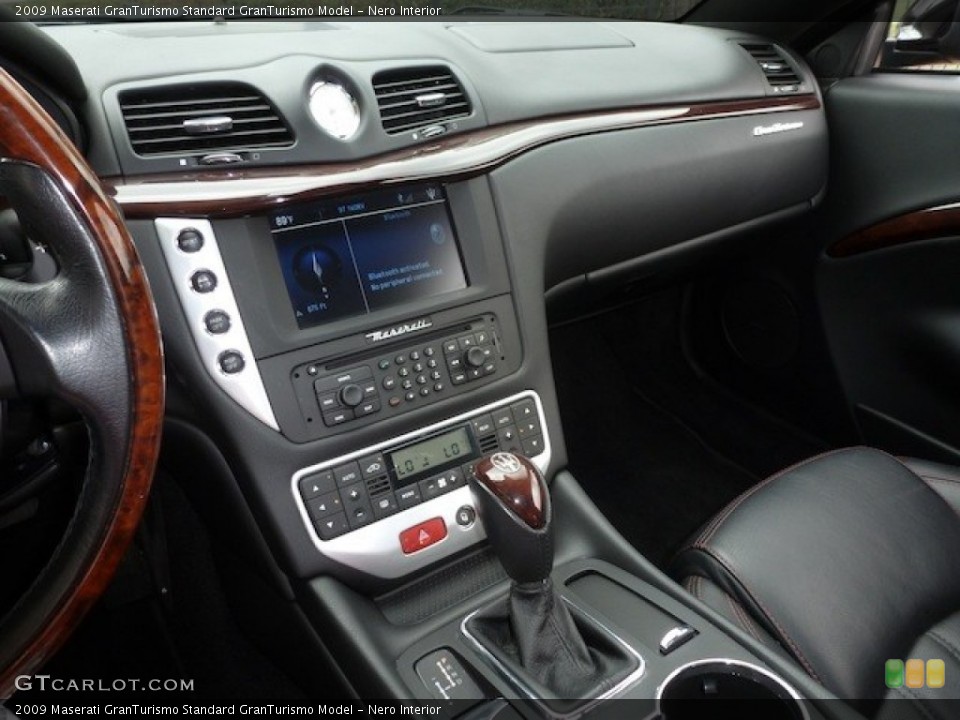 Nero Interior Controls for the 2009 Maserati GranTurismo  #77854089