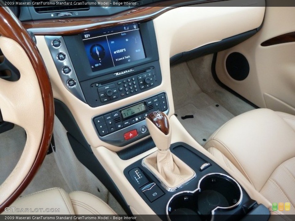 Beige Interior Transmission for the 2009 Maserati GranTurismo  #77858191