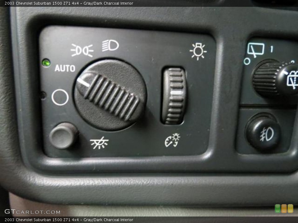 Gray/Dark Charcoal Interior Controls for the 2003 Chevrolet Suburban 1500 Z71 4x4 #77858564
