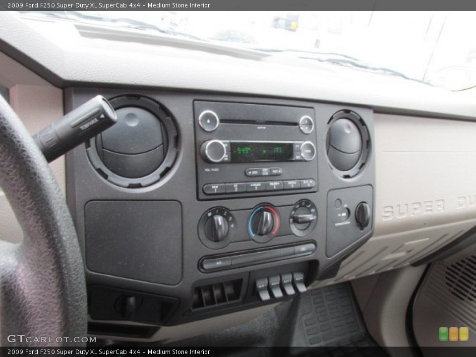 Medium Stone Interior Controls for the 2009 Ford F250 Super Duty XL SuperCab 4x4 #77860967