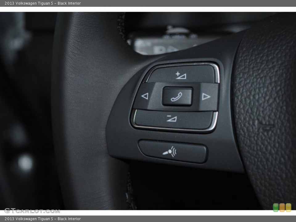 Black Interior Controls for the 2013 Volkswagen Tiguan S #77869286