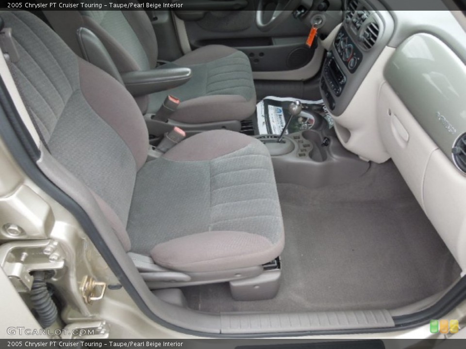 Taupe/Pearl Beige Interior Photo for the 2005 Chrysler PT Cruiser Touring #77869908