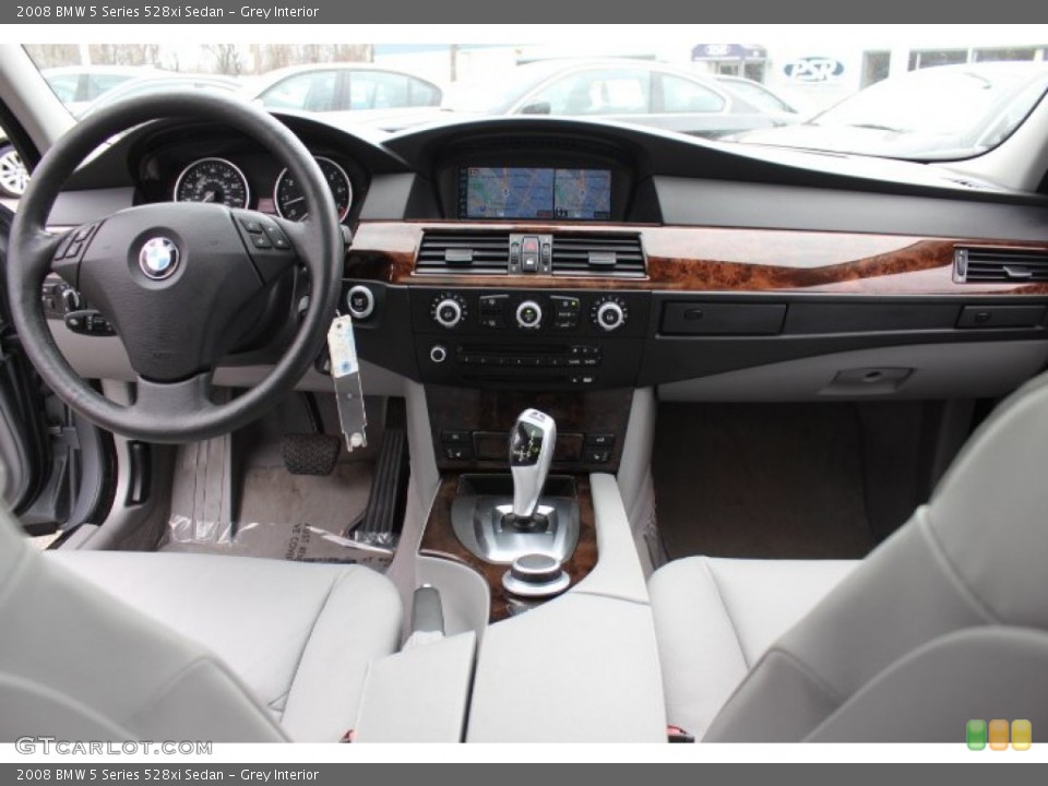 Grey Interior Dashboard for the 2008 BMW 5 Series 528xi Sedan #77873010