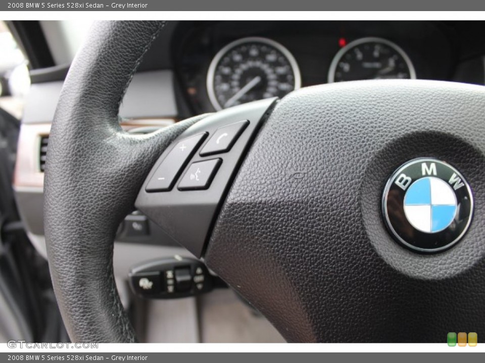 Grey Interior Controls for the 2008 BMW 5 Series 528xi Sedan #77873072