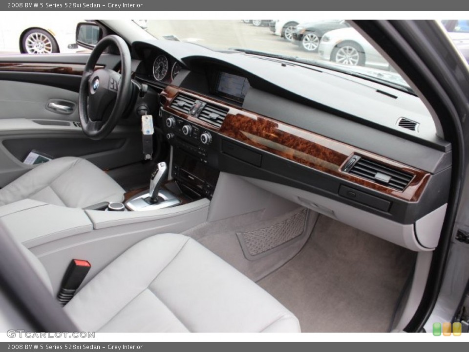 Grey Interior Dashboard for the 2008 BMW 5 Series 528xi Sedan #77873212