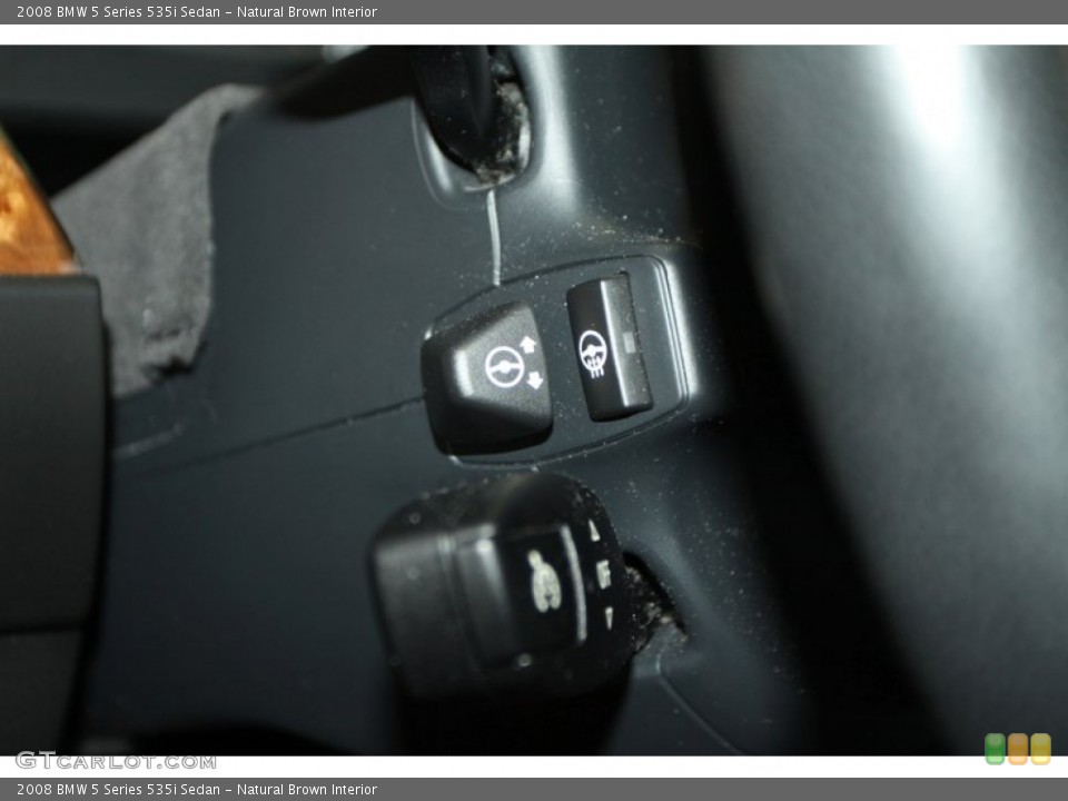 Natural Brown Interior Controls for the 2008 BMW 5 Series 535i Sedan #77873374