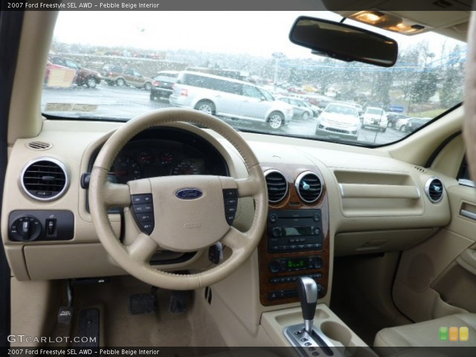 Pebble Beige Interior Dashboard for the 2007 Ford Freestyle SEL AWD #77881443
