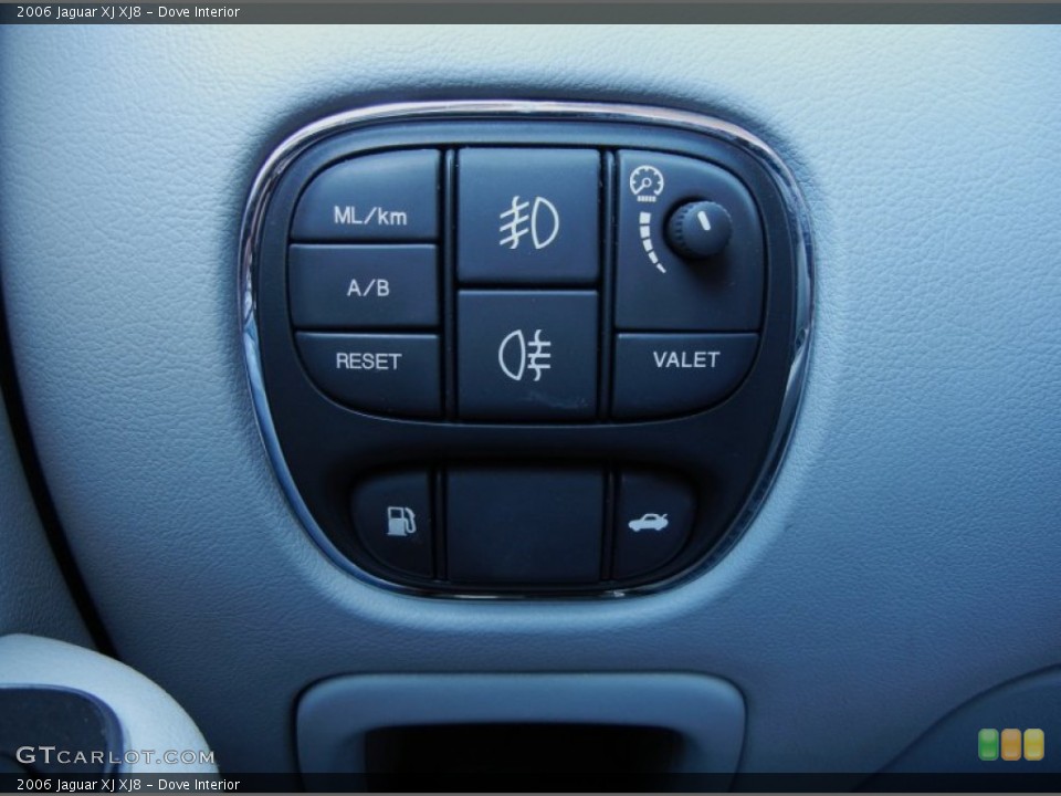 Dove Interior Controls for the 2006 Jaguar XJ XJ8 #77885092