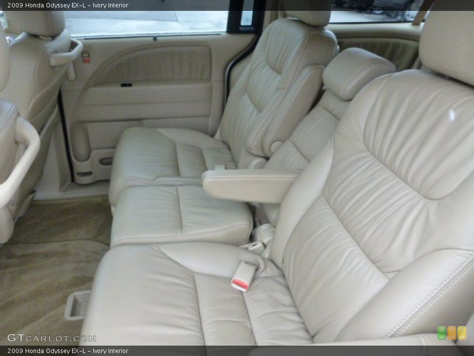 Ivory Interior Rear Seat for the 2009 Honda Odyssey EX-L #77895415