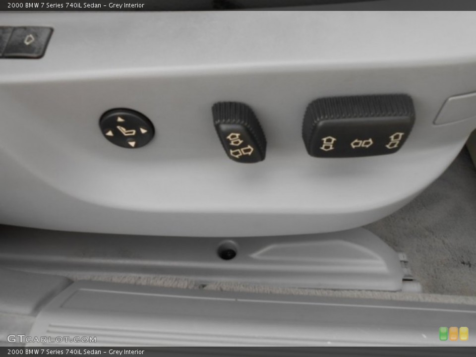 Grey Interior Controls for the 2000 BMW 7 Series 740iL Sedan #77903251