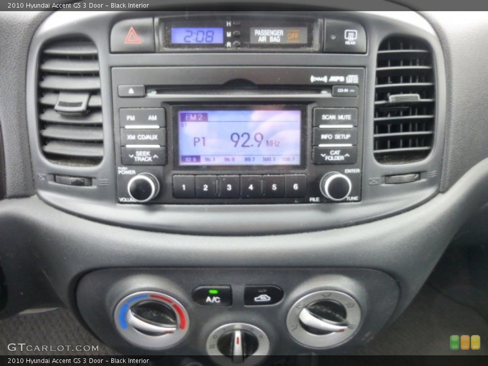 Black Interior Controls for the 2010 Hyundai Accent GS 3 Door #77904181