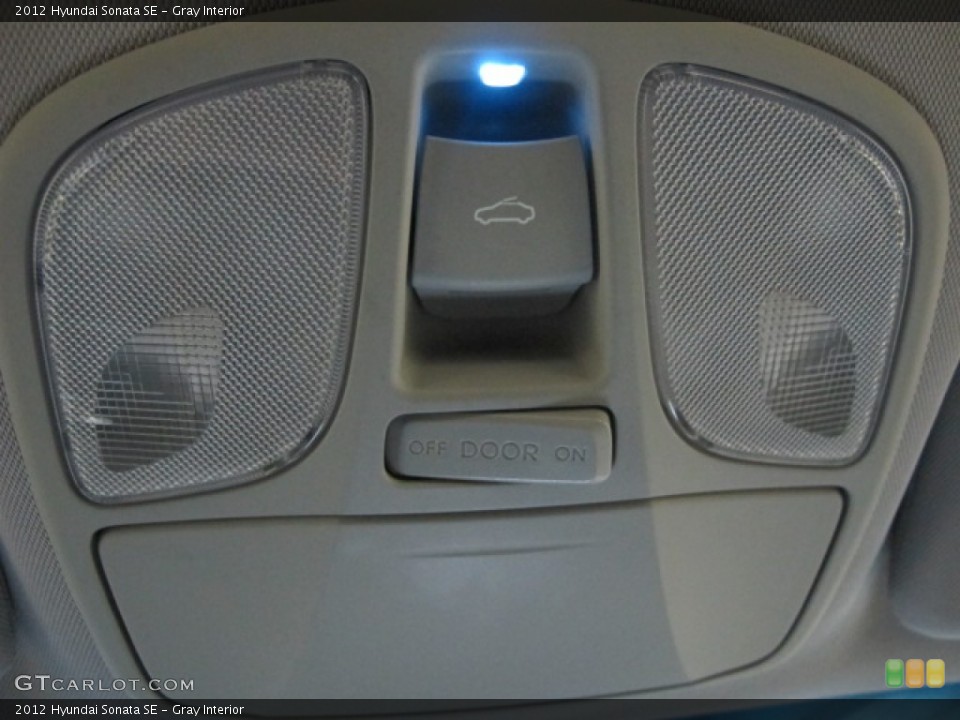 Gray Interior Controls for the 2012 Hyundai Sonata SE #77910298