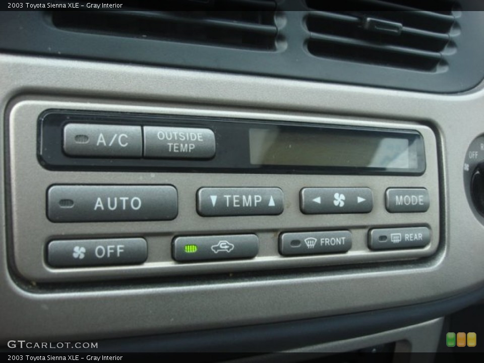Gray Interior Controls for the 2003 Toyota Sienna XLE #77910433