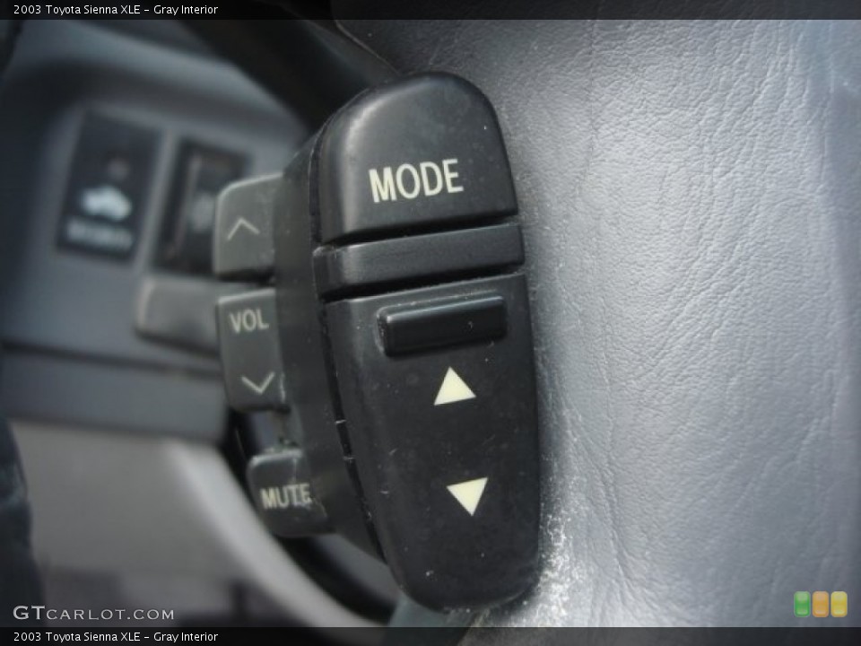 Gray Interior Controls for the 2003 Toyota Sienna XLE #77910466