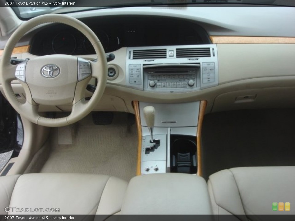 Ivory Interior Dashboard for the 2007 Toyota Avalon XLS #77912391