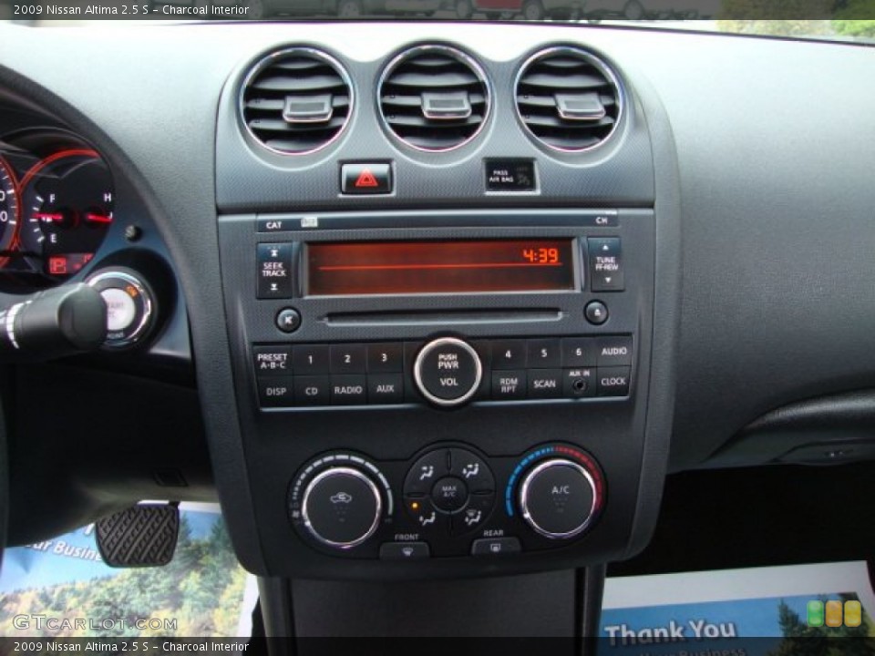 Charcoal Interior Controls for the 2009 Nissan Altima 2.5 S #77916844