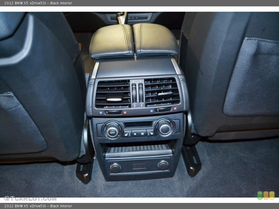 Black Interior Controls for the 2012 BMW X5 xDrive50i #77917891