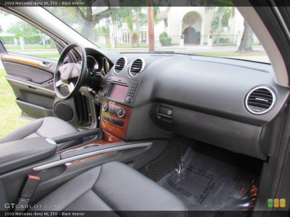 Black Interior Dashboard for the 2009 Mercedes-Benz ML 350 #77920747