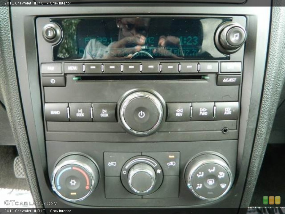 Gray Interior Controls for the 2011 Chevrolet HHR LT #77922771