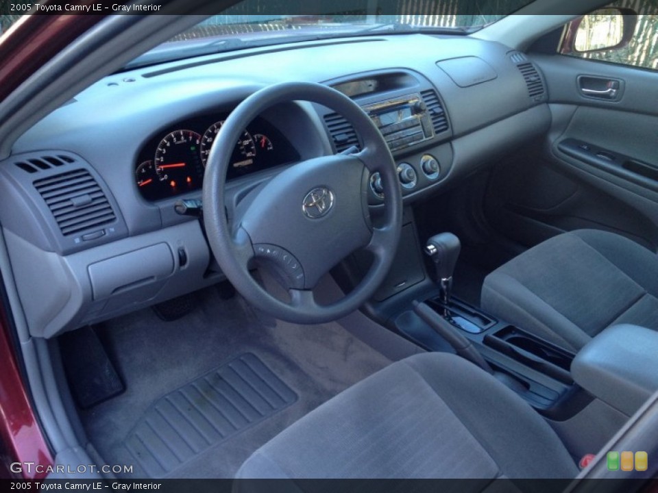 Gray Interior Photo for the 2005 Toyota Camry LE #77926099