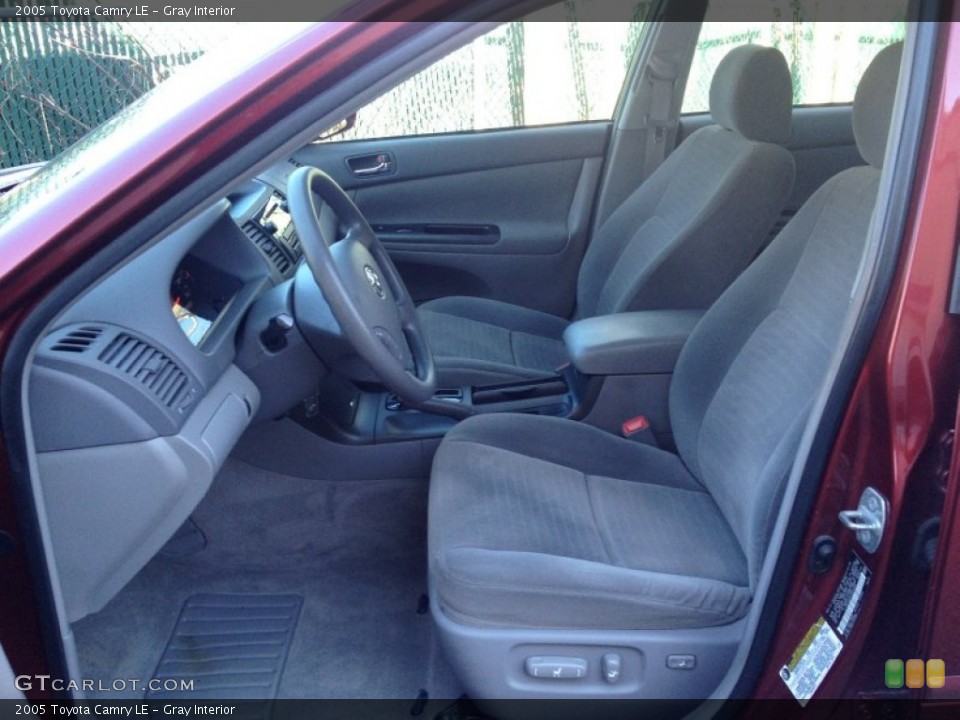 Gray Interior Photo for the 2005 Toyota Camry LE #77926158