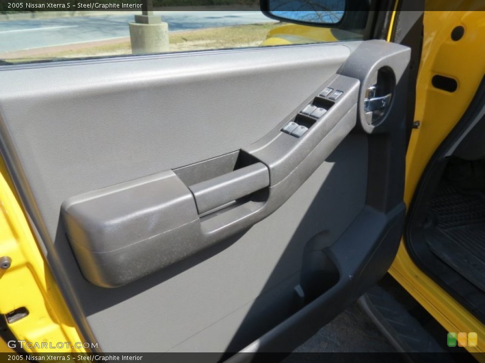 Steel/Graphite Interior Door Panel for the 2005 Nissan Xterra S #77926429