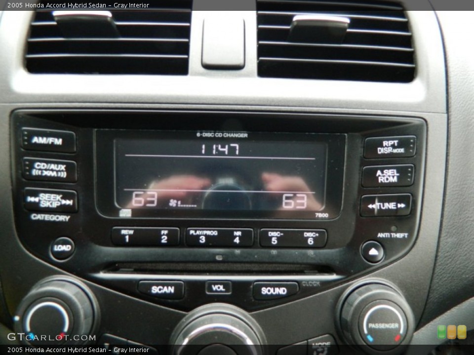 Gray Interior Audio System for the 2005 Honda Accord Hybrid Sedan #77929716