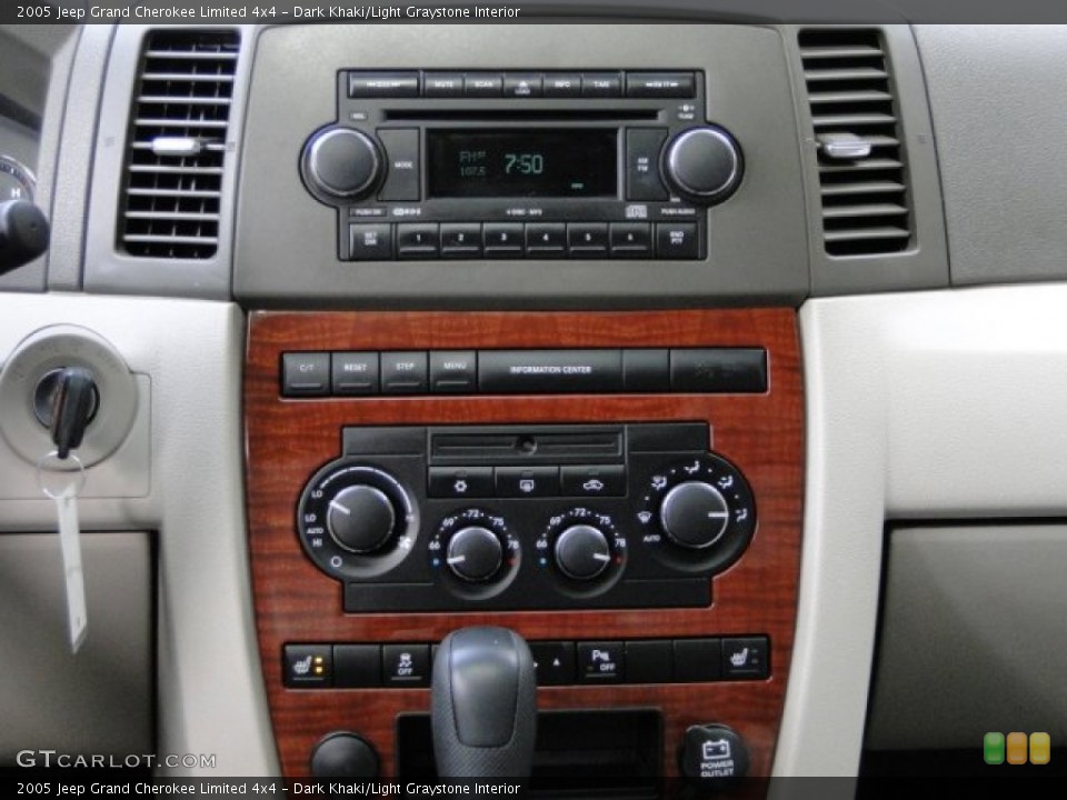 Dark Khaki/Light Graystone Interior Controls for the 2005 Jeep Grand Cherokee Limited 4x4 #77929791