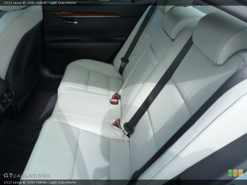 Light Gray Interior Rear Seat for the 2013 Lexus ES 300h Hybrid #77932530