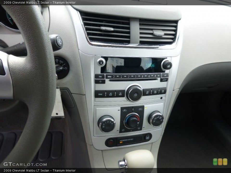 Titanium Interior Controls for the 2009 Chevrolet Malibu LT Sedan #77934710