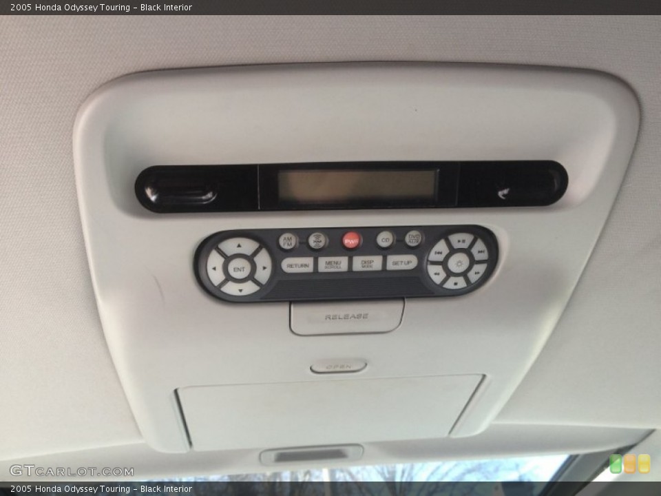 Black Interior Entertainment System for the 2005 Honda Odyssey Touring #77936063