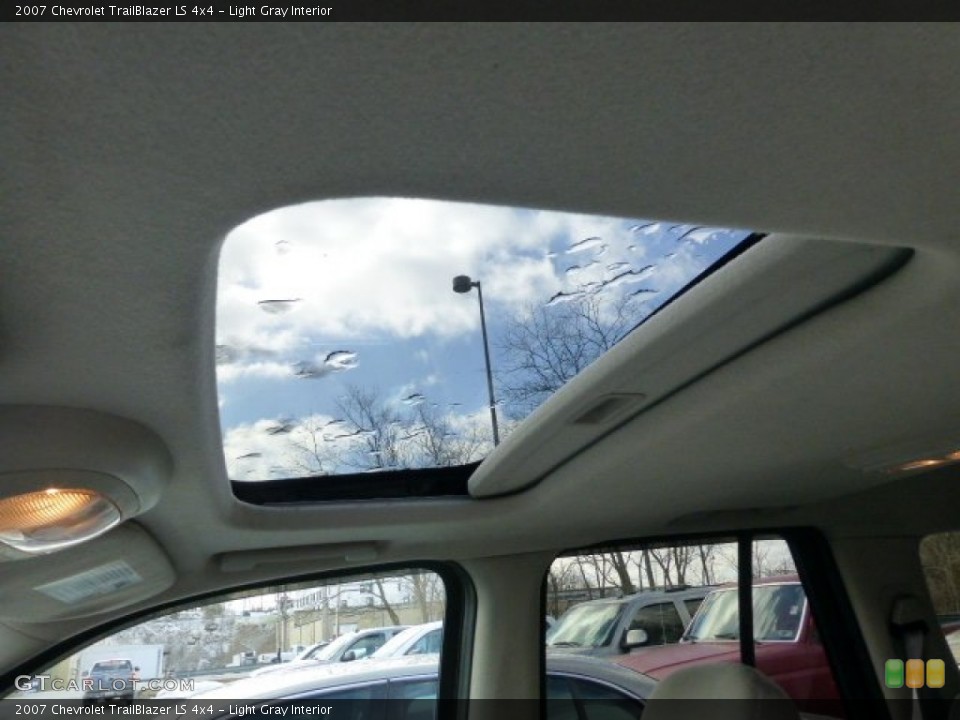 Light Gray Interior Sunroof for the 2007 Chevrolet TrailBlazer LS 4x4 #77936190