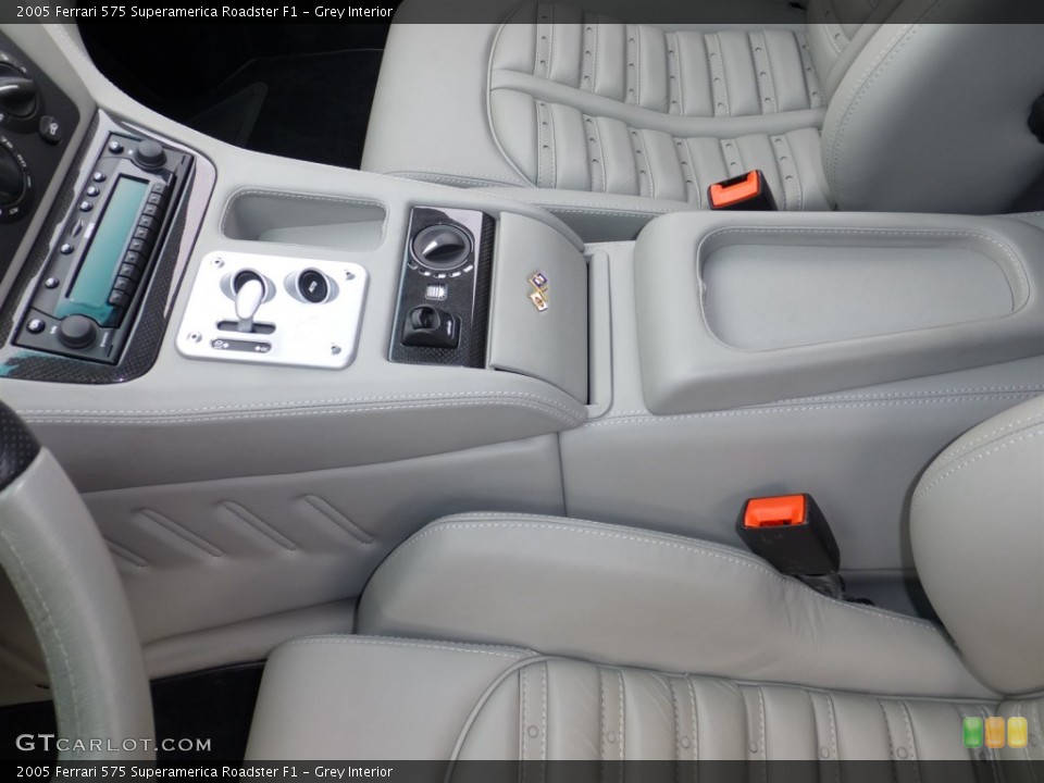 Grey Interior Controls for the 2005 Ferrari 575 Superamerica Roadster F1 #77937279