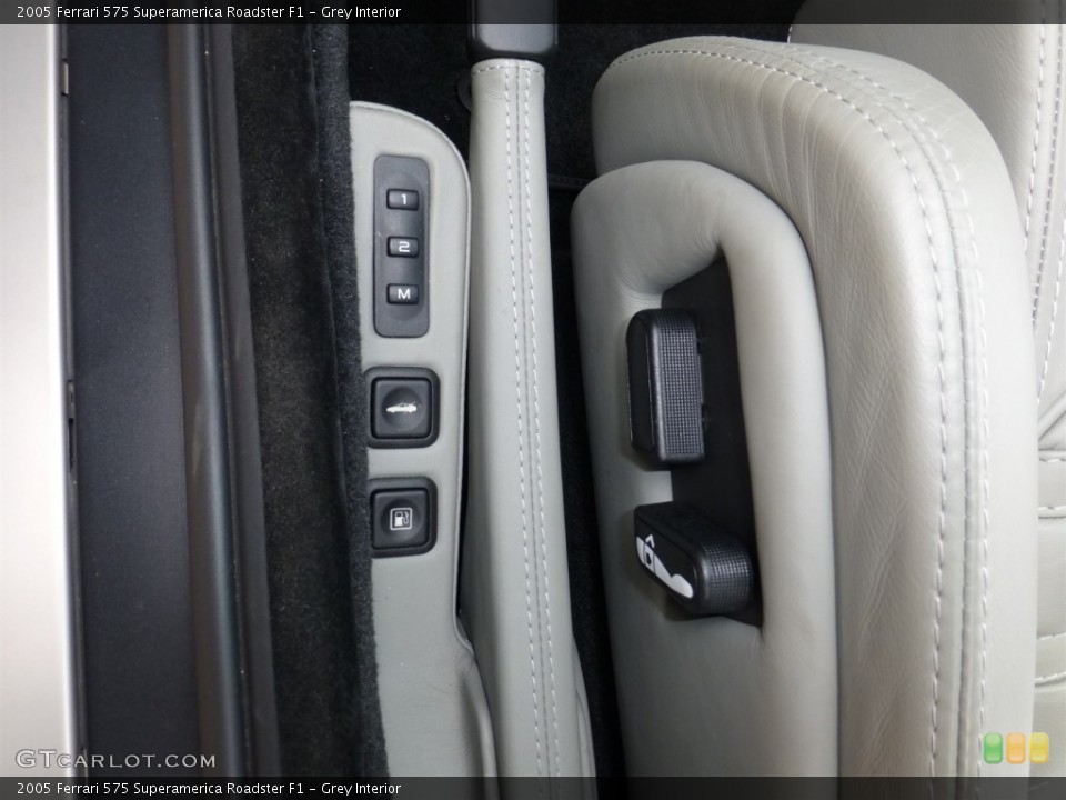 Grey Interior Controls for the 2005 Ferrari 575 Superamerica Roadster F1 #77937342