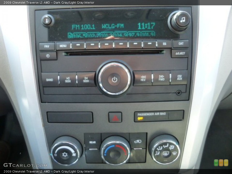 Dark Gray/Light Gray Interior Controls for the 2009 Chevrolet Traverse LS AWD #77942735