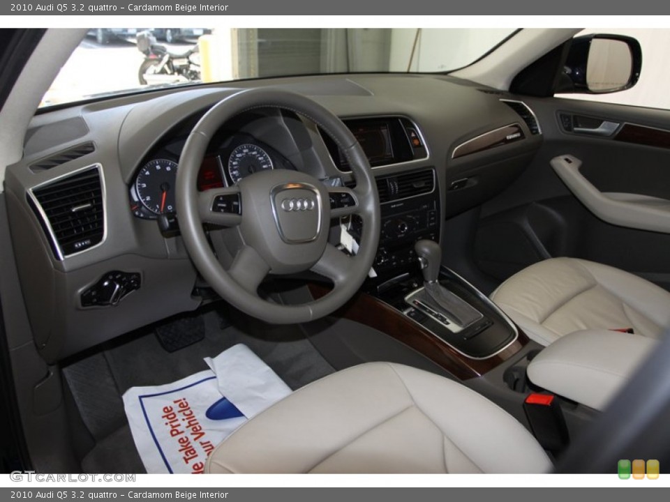 Cardamom Beige Interior Prime Interior for the 2010 Audi Q5 3.2 quattro #77947477