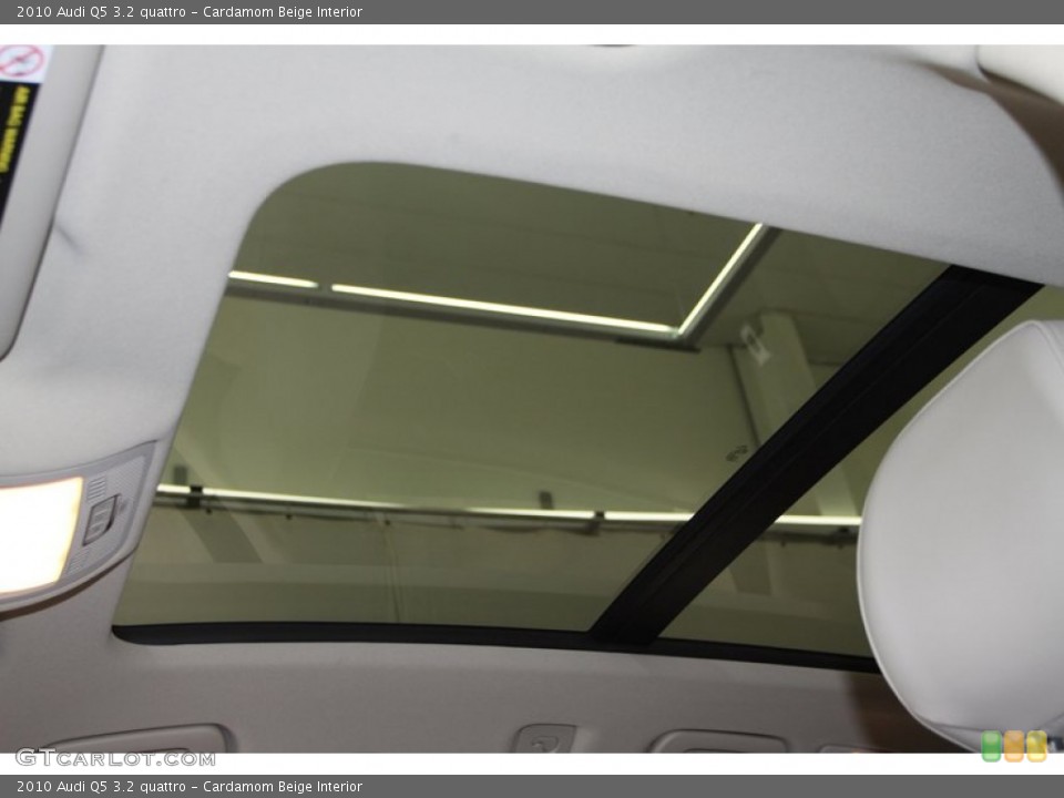 Cardamom Beige Interior Sunroof for the 2010 Audi Q5 3.2 quattro #77947836