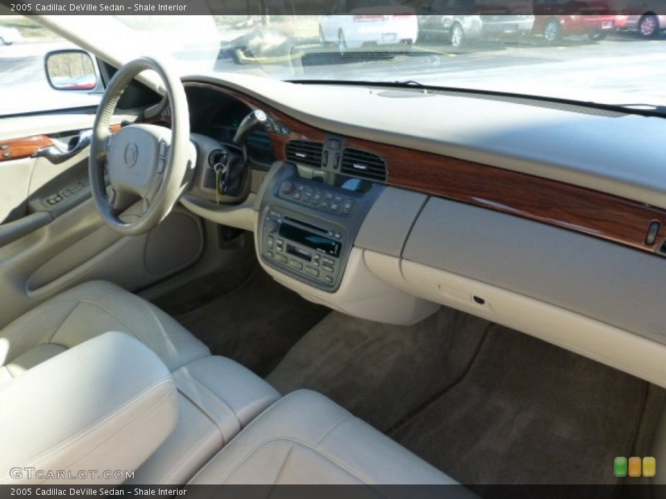 Shale Interior Dashboard for the 2005 Cadillac DeVille Sedan #77951709