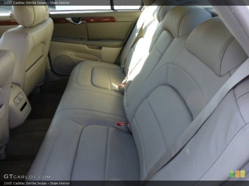 Shale Interior Rear Seat for the 2005 Cadillac DeVille Sedan #77951818