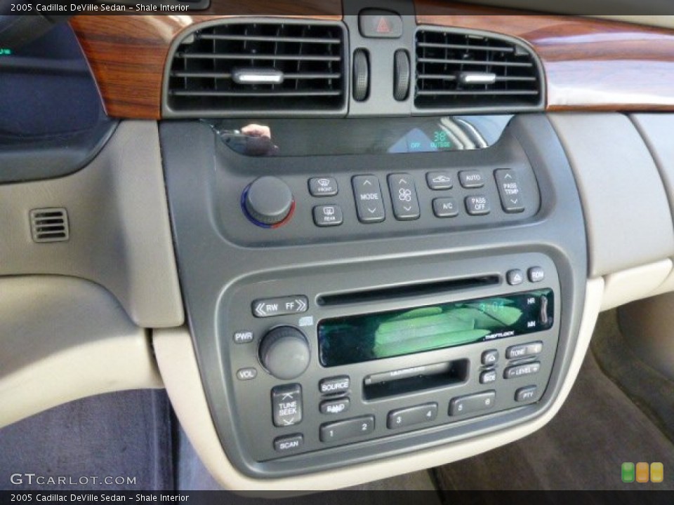 Shale Interior Controls for the 2005 Cadillac DeVille Sedan #77951934