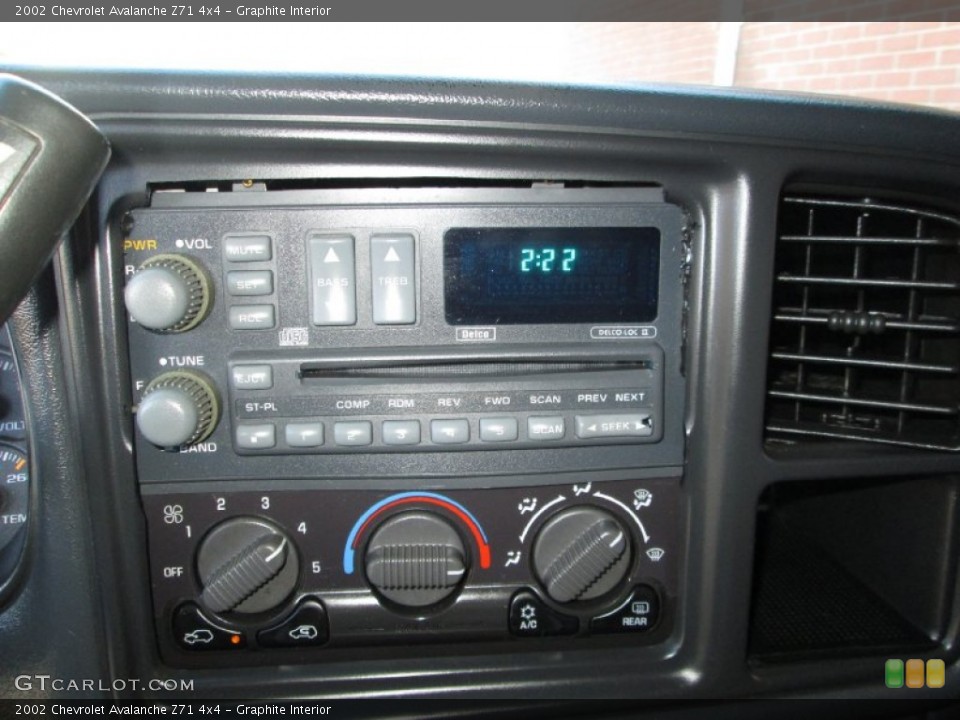 Graphite Interior Controls for the 2002 Chevrolet Avalanche Z71 4x4 #77955021
