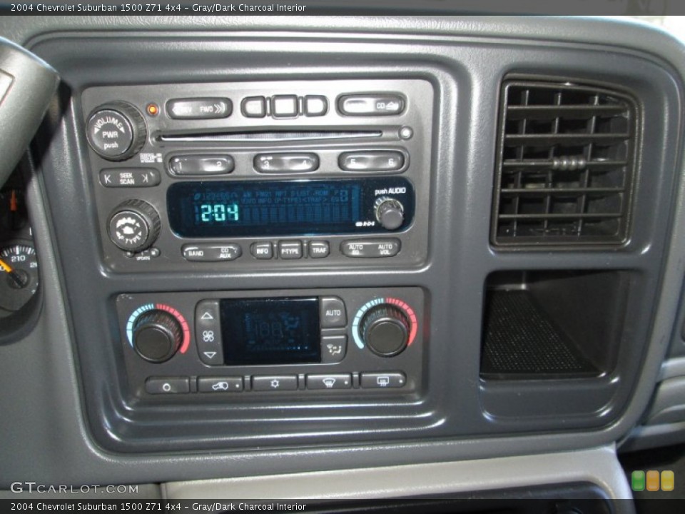 Gray/Dark Charcoal Interior Controls for the 2004 Chevrolet Suburban 1500 Z71 4x4 #77955612