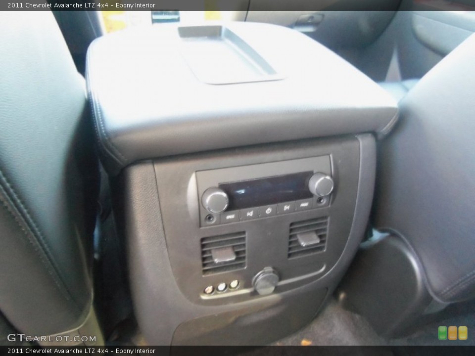 Ebony Interior Controls for the 2011 Chevrolet Avalanche LTZ 4x4 #77965003